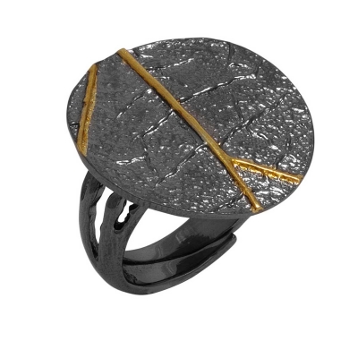 Χειροποίητο ασημένιο δαχτυλίδι Εύρημα με μαύρη και χρυσή επιμετάλλωση ENG-ER-21