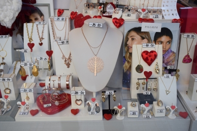 Photograph from the shop display, ready to deliver Valentine-2021-05