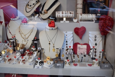 Photograph from the shop display, ready to deliver Valentine-2021-16