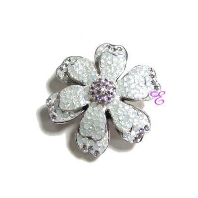 Loisir Sterling Silver Brooch with Platinum Plating and Precious Stones (Quartz Crystals). [06L01-00391]