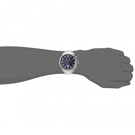 Tommy Hilfiger ρολόι από ανοξείδωτο ατσάλι με μπρασελέ 1791242 στο χέρι
